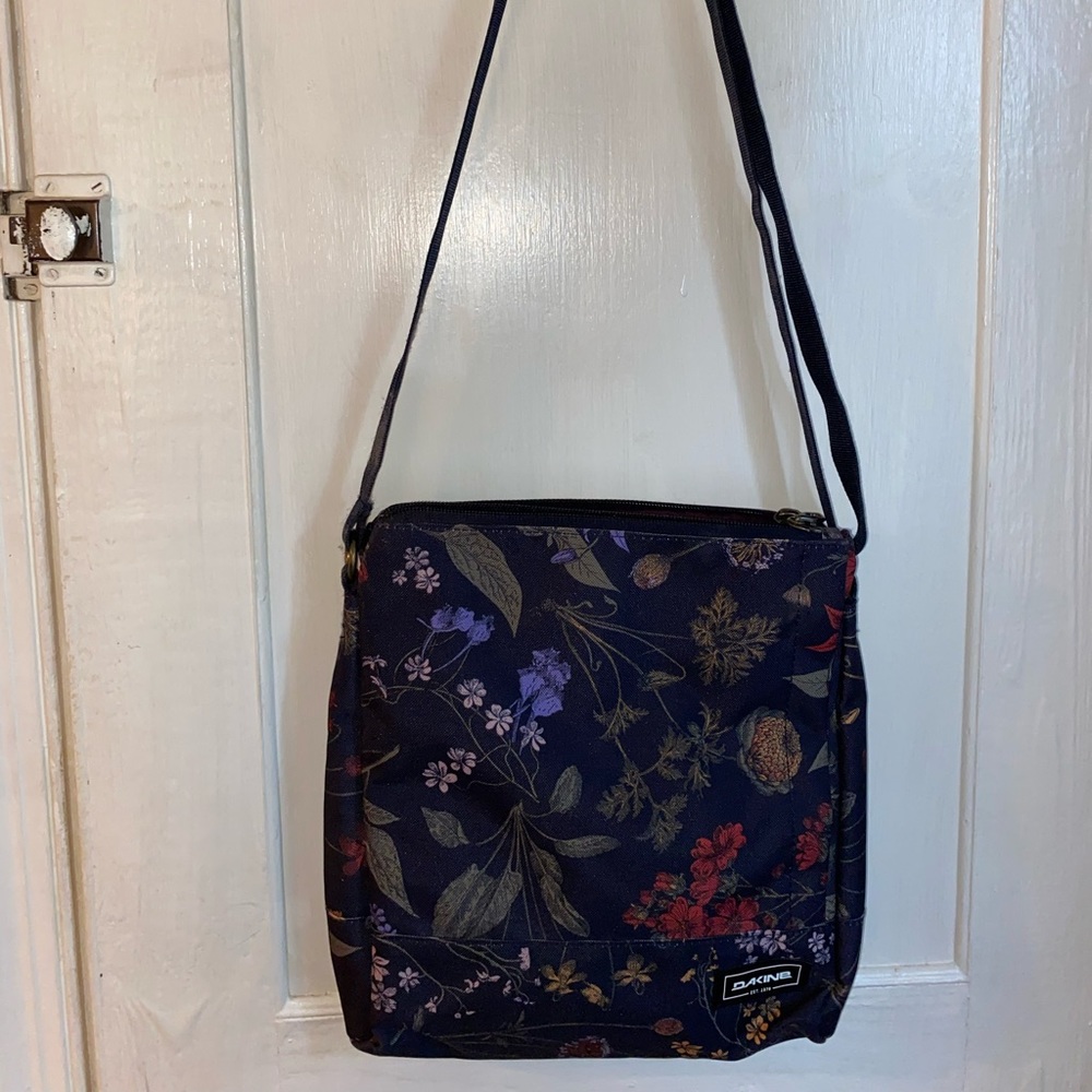Dakine over the shoulder purse